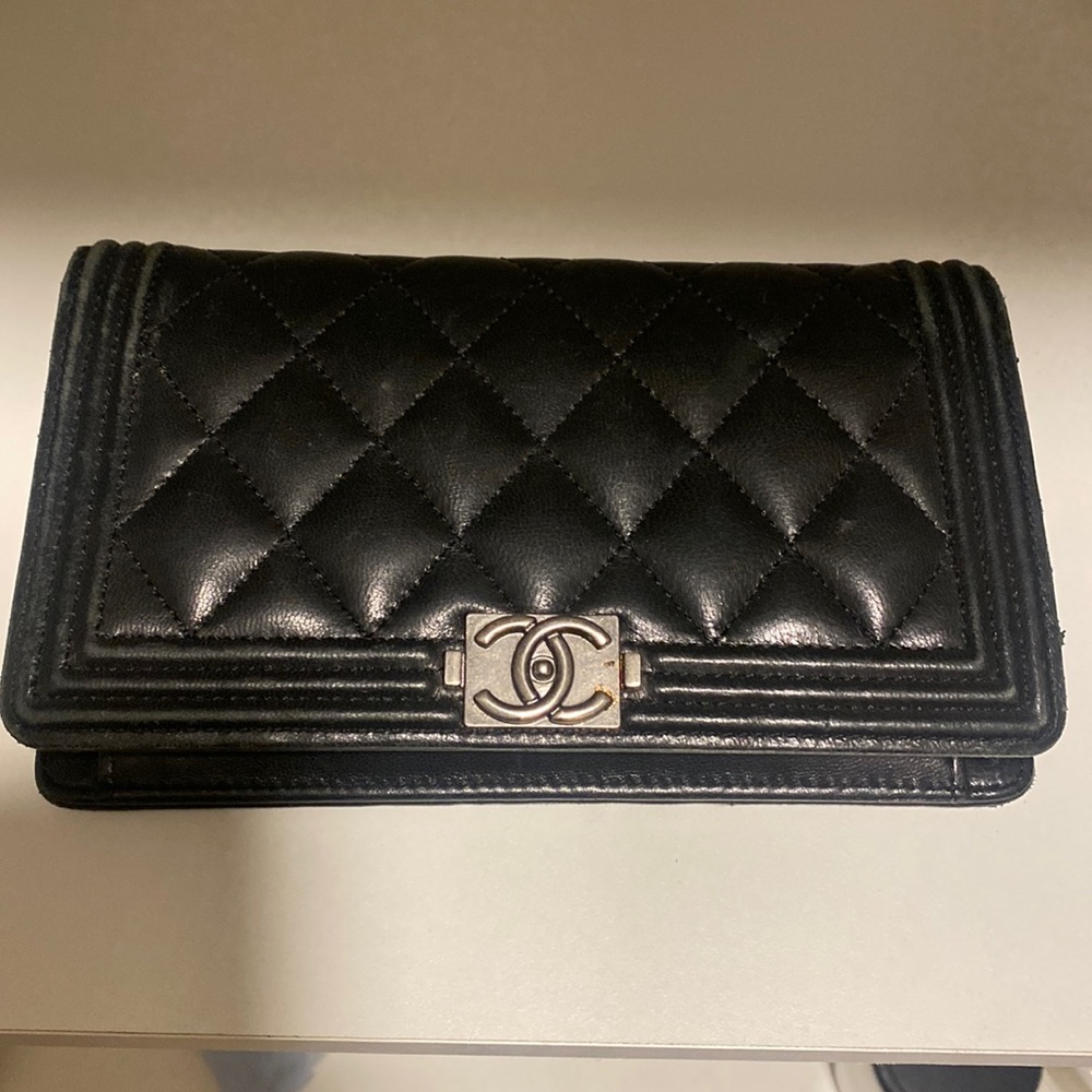 Chanel leather wallet
